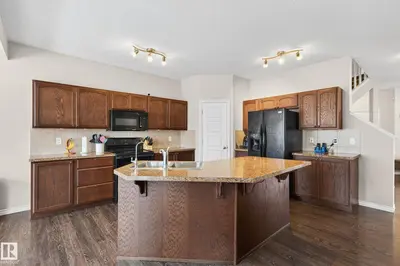 Interior photo 3 of 3233 21A AV NW