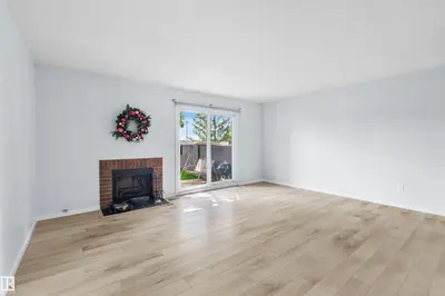 Interior photo 2 of 117 TUDOR LN NW