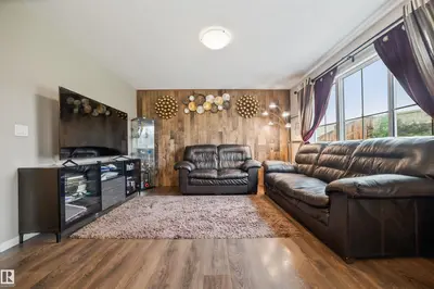 Interior photo 4 of 1971 51 Street SW
