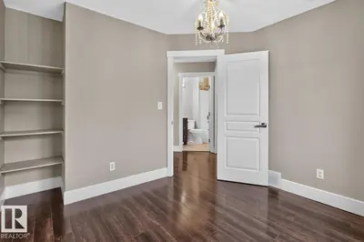 Interior photo 4 of 5612 55 ST