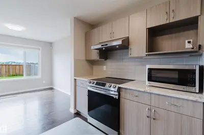 Interior photo 2 of 16627 18 AV SW