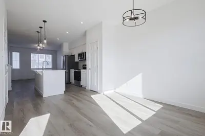 Interior photo 2 of 6343 KING WD SW