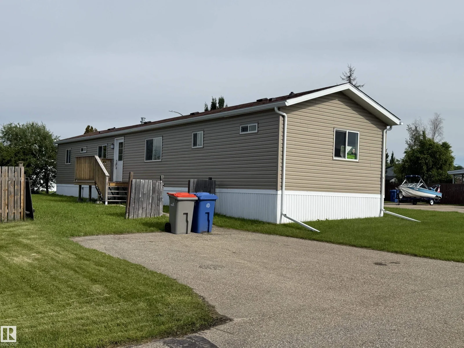 735 Parkland, Rural Parkland County - 3 bedroom Single Family Residence for sale