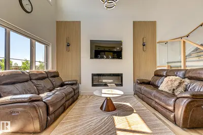 Interior photo 4 of 4739 168 AV NW