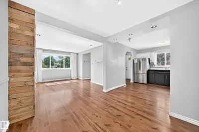 Interior photo 2 of 32 MCLEOD PL NW