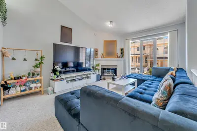 Interior photo 4 of 1646 Jamha Rd NW