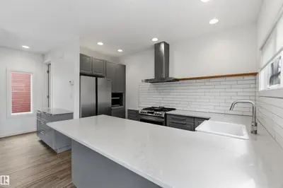 Interior photo 4 of #1 14315 Stony Plain NW