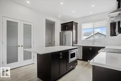 Interior photo 2 of 2852 DUKE CR SW