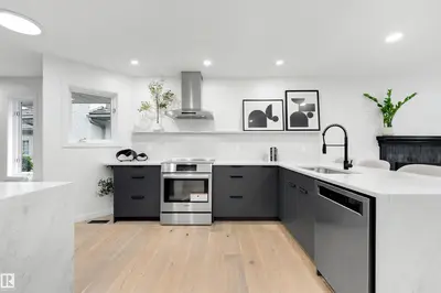 Interior photo 2 of 129 IRONWOOD PL NW