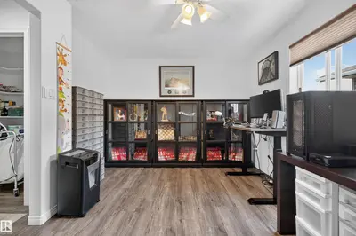 Interior photo 4 of 5006 53 AV
