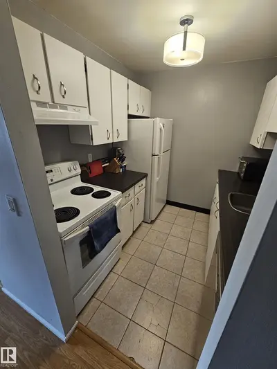 Interior photo 4 of 
