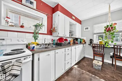 Interior photo 4 of 11939 89 ST NW