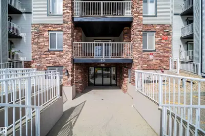 Interior photo 1 of #212 40 SUMMERWOOD BV