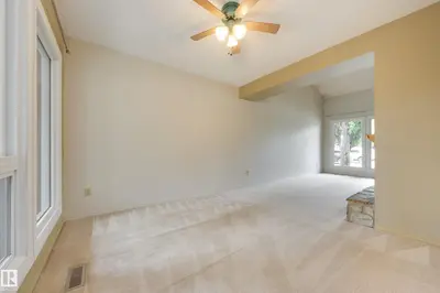 Interior photo 4 of 