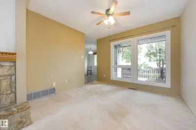 Interior photo 3 of 