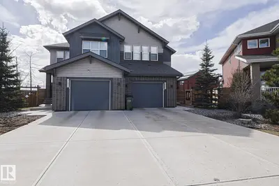 Interior photo 1 of 720 CHARLESWORTH WY SW