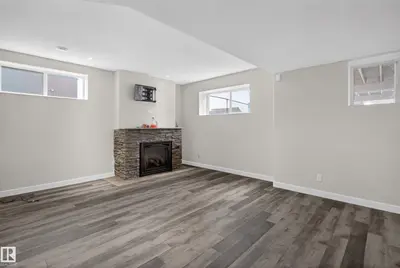 Interior photo 2 of 52003 RGE ROAD 273