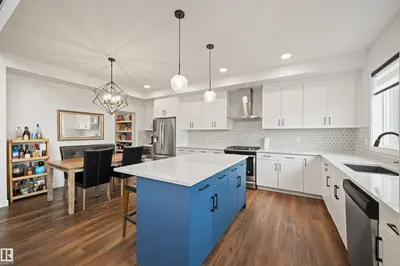Interior photo 2 of 2742 COLLINS CR SW