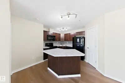 Interior photo 3 of #320 392 SILVER BERRY RD NW