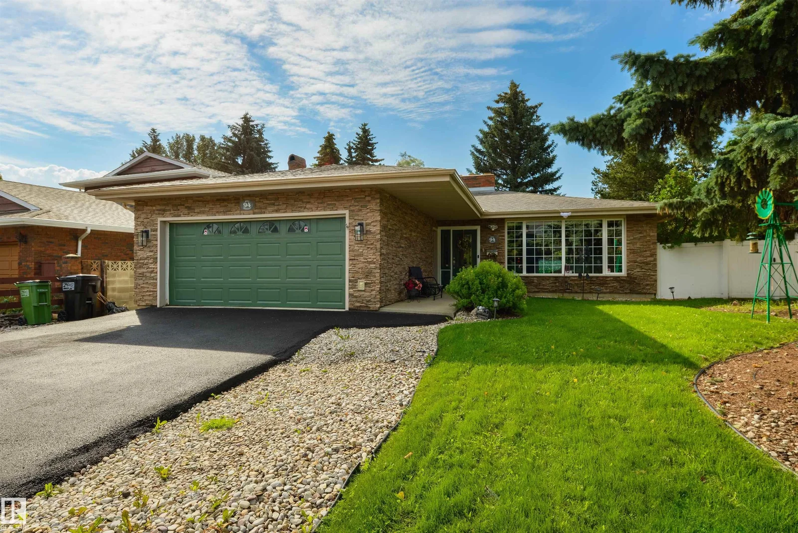 94 WOLF CR NW, Edmonton - 4 bedroom Detached Single Family for sale
