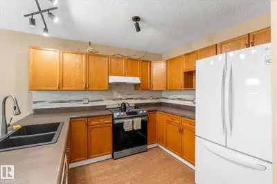 Interior photo 4 of 106 BROOKVIEW WY