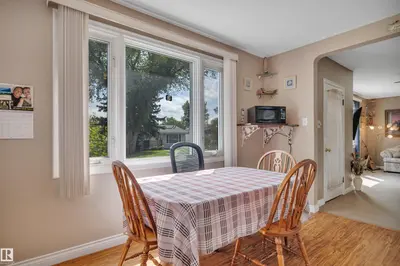 Interior photo 4 of 5114 47 AV