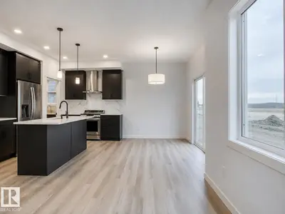 Interior photo 3 of 1519 12 AV NW