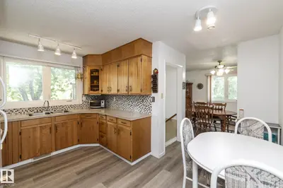 Interior photo 4 of 4302 53 ST