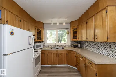 Interior photo 3 of 4302 53 ST