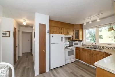 Interior photo 2 of 4302 53 ST