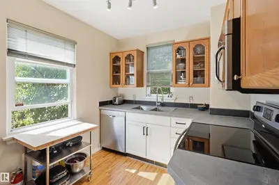 Interior photo 2 of 11334 104 ST NW
