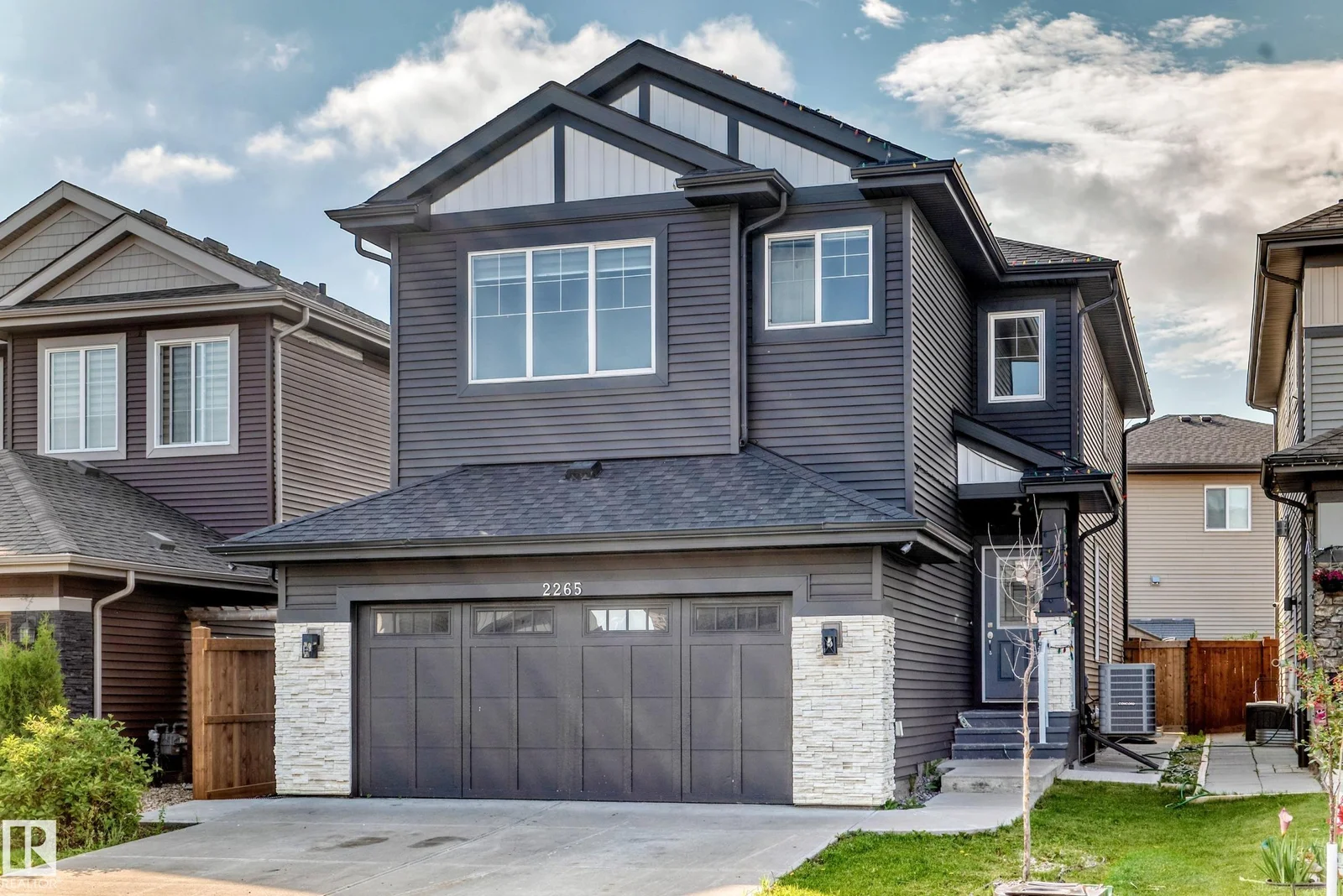 2265 57 ST SW SW, Edmonton - 6 bedroom Detached Single Family for sale