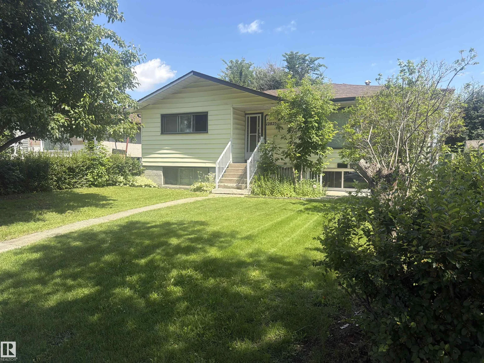 12825 102 ST NW, Edmonton - 5 bedroom Duplex for sale