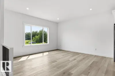 Interior photo 2 of #14 52510 RGE ROAD 25