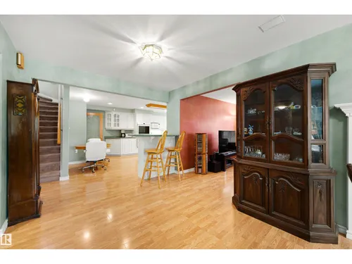 15310 108 AV NW, Edmonton - $599,900