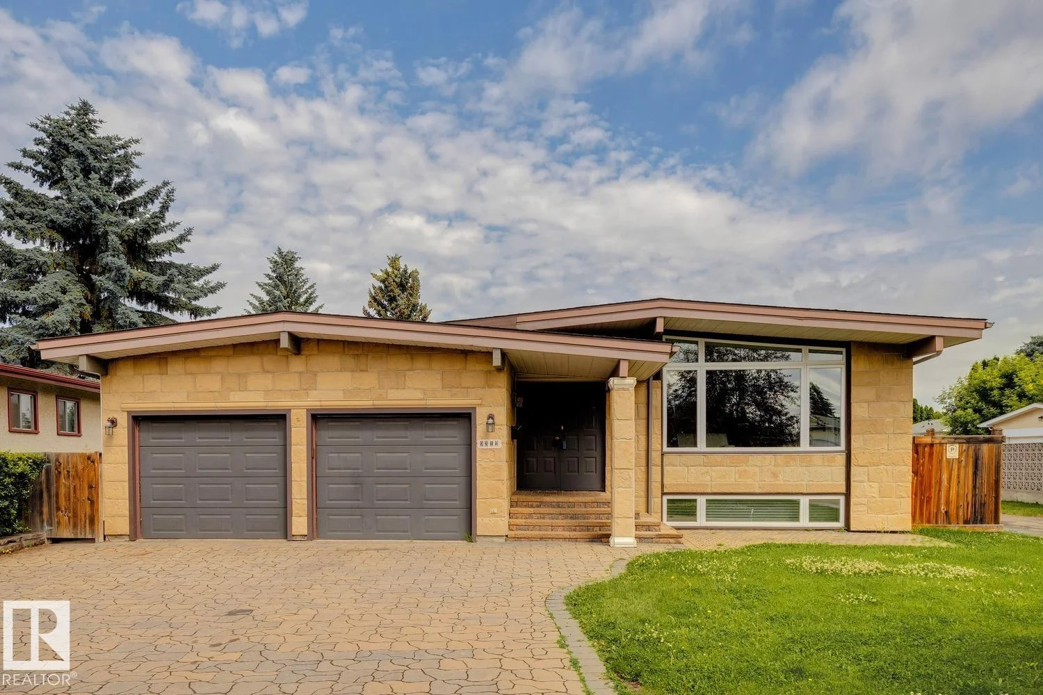 9312 151 AV NW, Edmonton - 4 bedroom Detached Single Family for sale