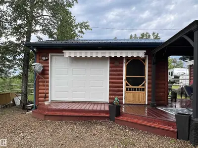 Interior photo 3 of 414 Lake Dr Lac La biche County