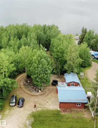 Interior photo 1 of 414 Lake Dr Lac La biche County
