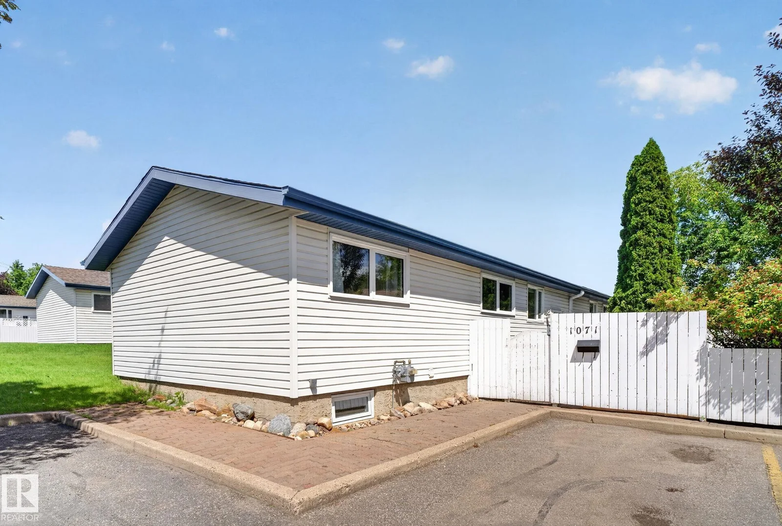 1071 MILLBOURNE RD E NW, Edmonton - 4 bedroom Duplex for sale