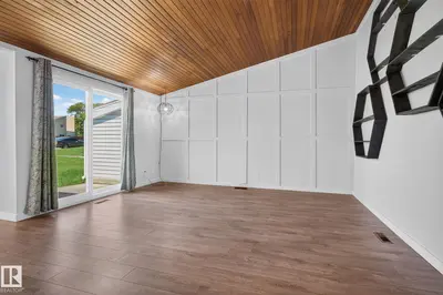 Interior photo 3 of 1071 MILLBOURNE RD E NW