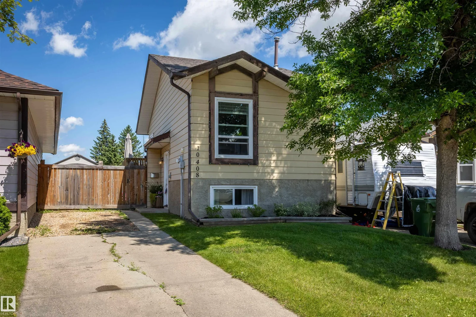 10408 98 AV, Morinville - 2 bedroom Detached Single Family for sale