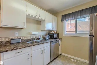 Interior photo 2 of 10408 98 AV