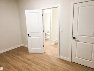 Interior photo 4 of 50 WILLOW LI