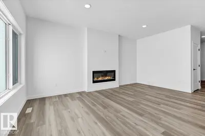 Interior photo 4 of 139 CALEDON CR