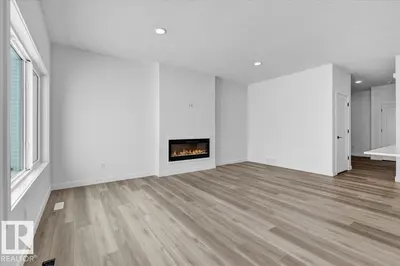 Interior photo 3 of 139 CALEDON CR