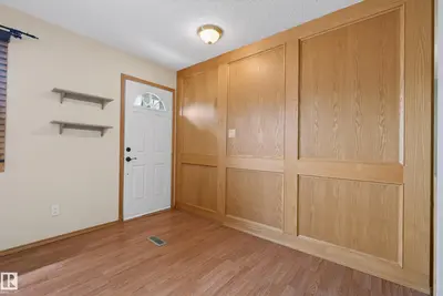 Interior photo 2 of 3 Bristow CR