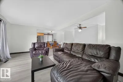Interior photo 3 of 4229 49 ST