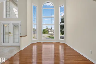 Interior photo 2 of 610 Hunters Close NW