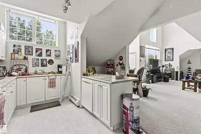 Interior photo 4 of #303 14 MISSION AV
