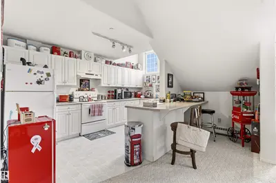 Interior photo 2 of #303 14 MISSION AV